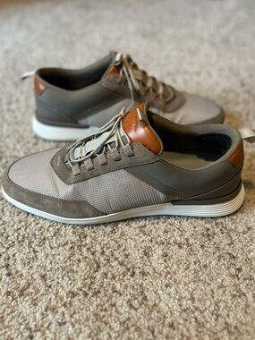 Wolf & Shepherd Crossover Victory Trainer khaki/honey sz14 men’s NEW